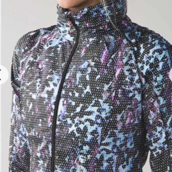 Lululemon Back Pack It Jacket in Multi Floral (6) - Picture 3 of 7